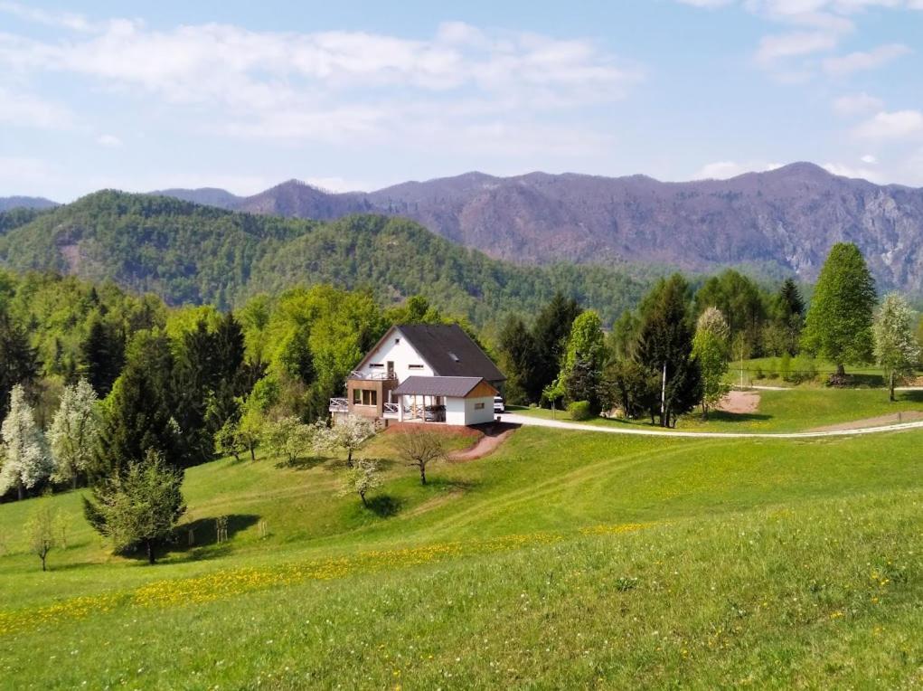 Na Kupcku Estate "Nature Reatreat & Wellness" Idrija Buitenkant foto
